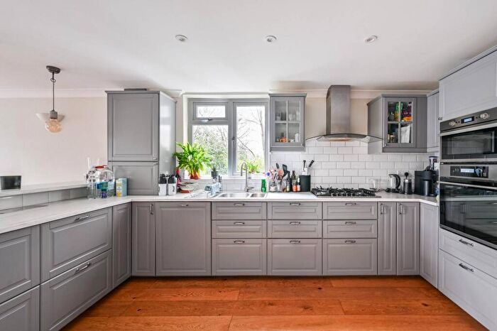 2 Bedroom Flat For Sale In Lee High Road, Blackheath, London, SE12
