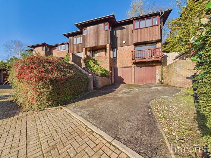 4 Bedroom Detached House For Sale In Brickfields Close, Lychpit, Basingstoke, RG24