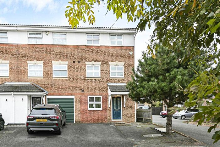 4 Bedroom House For Sale In Munslow Gardens, Sutton, SM1
