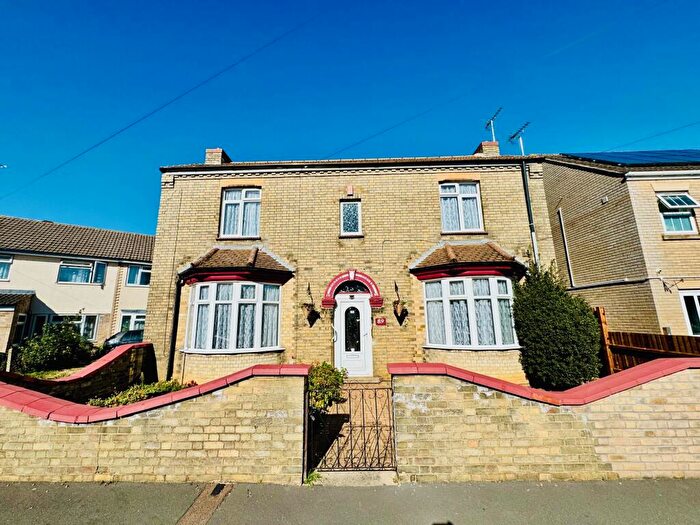 3 Bedroom Detached House For Sale In Scotney Street, Peterborough, PE1