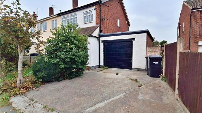 3 Bedroom Semi-Detached House For Sale In Holts Lane, Poulton-Le-Fylde, FY6