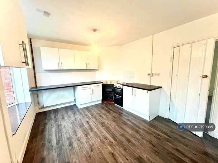 3 Bedroom Semi Detached House To Rent In Charter Avenue, Coventry, CV4