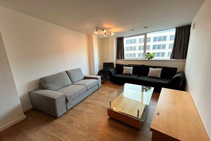 3 Bedroom Flat To Rent In Suffolk Street Queensway, Birmingham, B1