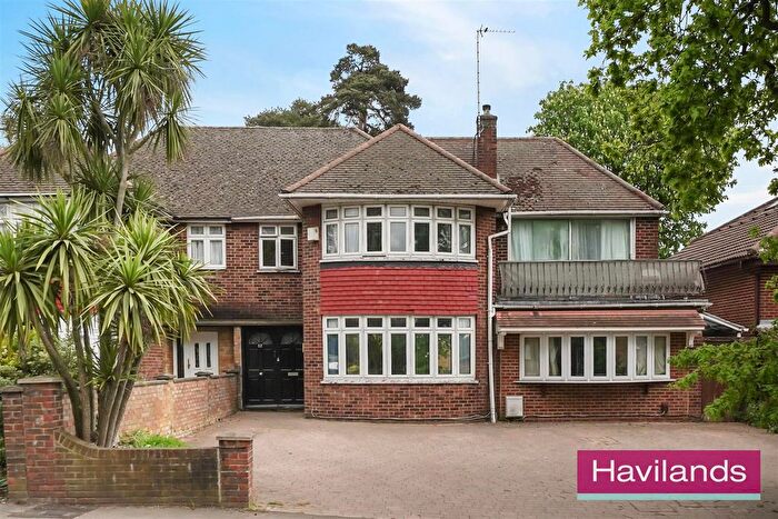 5 Bedroom Property For Sale In Eversley Park Road, London, N21