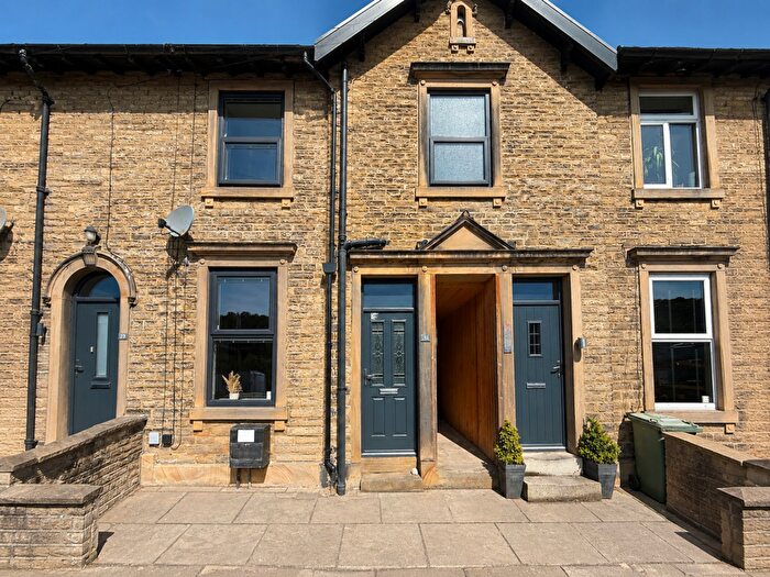 2 Bedroom Terraced House For Sale In Hightown Lane, Holmfirth, HD9