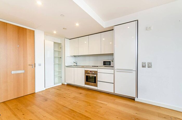 1 Bedroom Flat To Rent In The Strata, Elephant And Castle, London, SE1