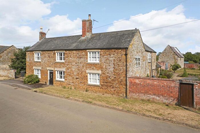 5 Bedroom Detached House For Sale In Bridle Road, Old, Northampton, NN6