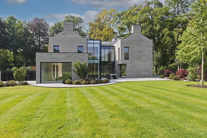 6 Bedroom Detached House To Rent In Hammersley Lane, Penn, HP10
