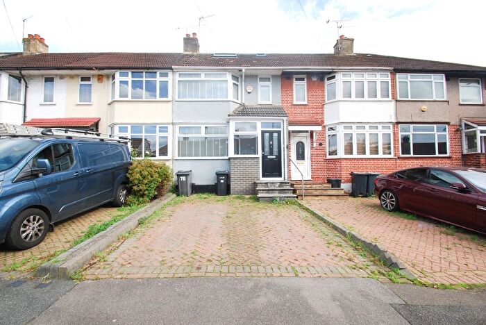 3 Bedroom Terraced House To Rent In Highfield Road, Woodford Green, IG8
