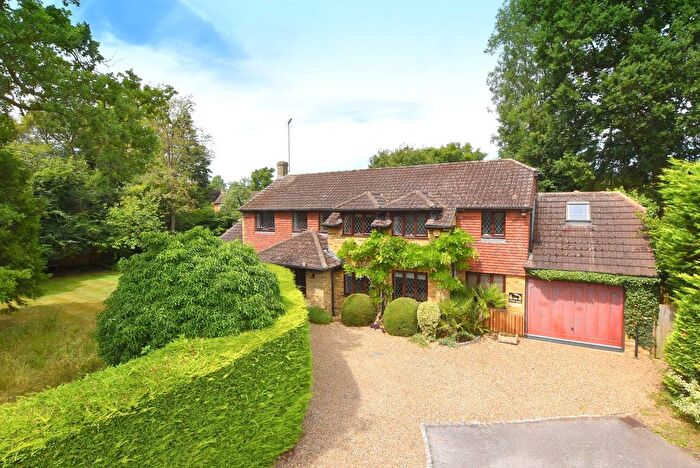 5 Bedroom Detached House For Sale In Heathview, East Horsley, KT24