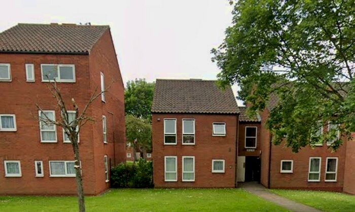 2 Bedroom Flat To Rent In Parkfield Drive, Solihull, West Midlands, B36