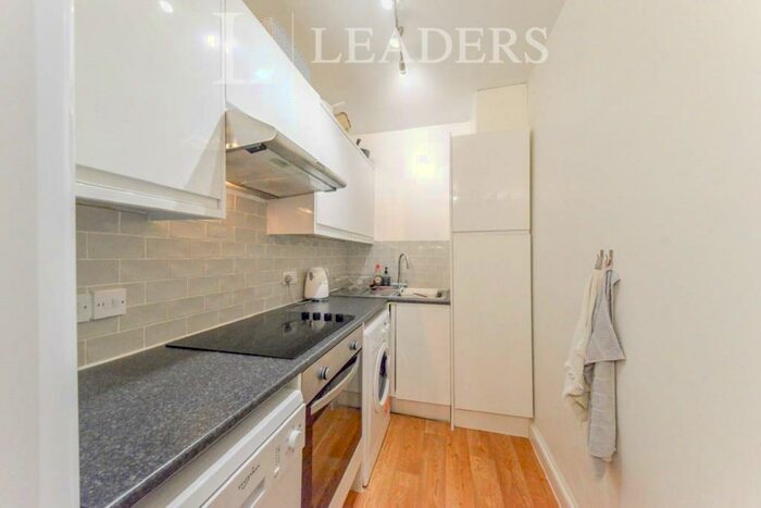 1 Bedroom Apartment To Rent In Yarra House, AL1