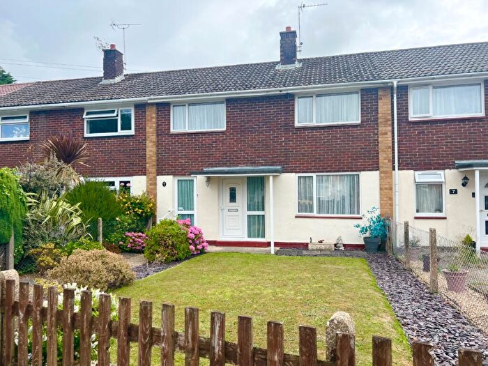 3 Bedroom Semi-Detached House For Sale In Hythe, Southampton, Hampshire, SO45