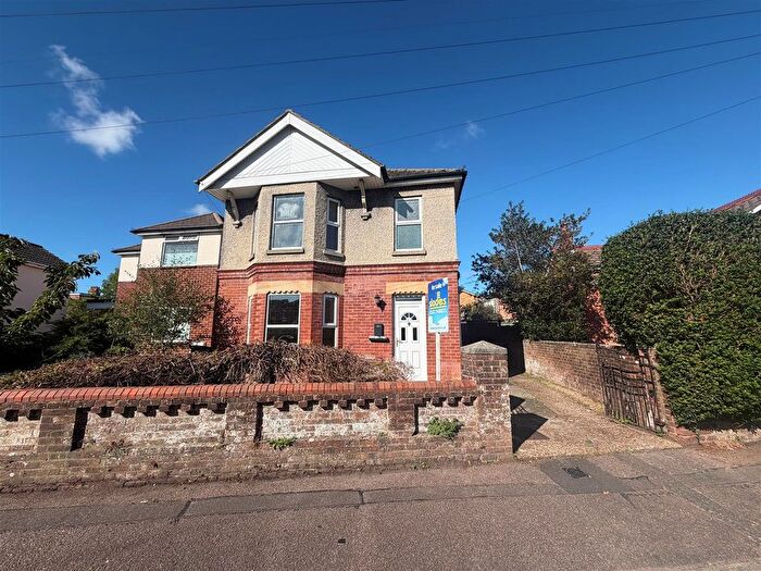 3 Bedroom Detached House For Sale In Ridley Road, Winton, Bournemouth, BH9