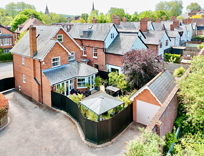4 Bedroom Detached House For Sale In Detached Double Bed- Garden & Garage Cental Marlow, Station Road, SL7