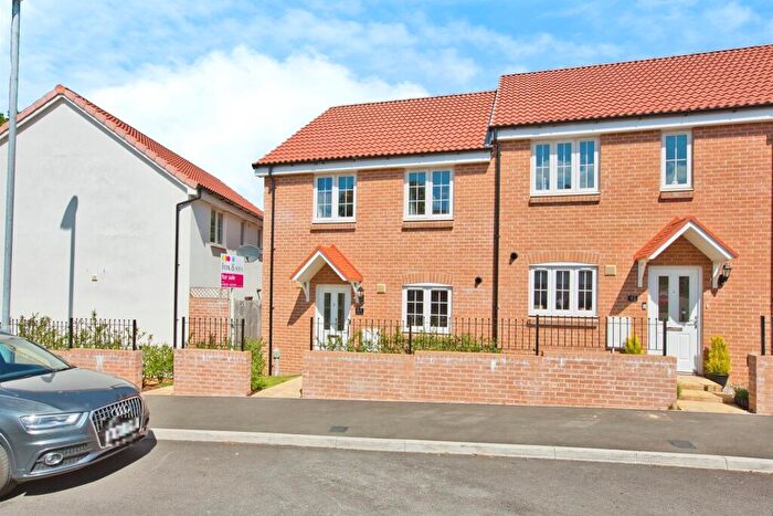 3 Bedroom End Of Terrace House For Sale In Kingfisher Drive, Houndstone, Yeovil, BA22