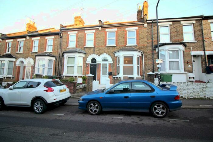 4 Bedroom House To Rent In Browns Road, Walthamstow, London, E17