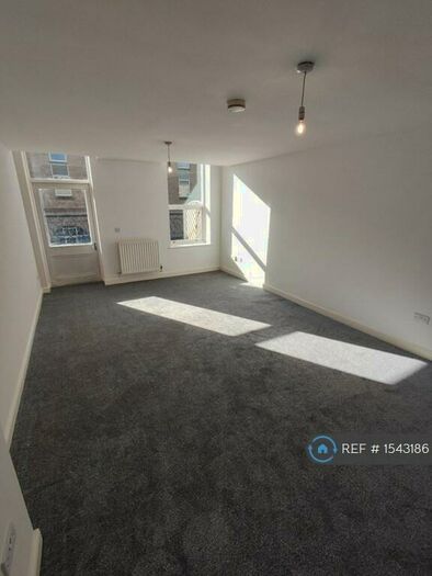 2 Bedroom Flat To Rent In Baldwin Ward, Halifax, HX1