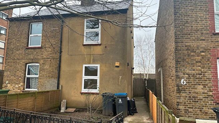 3 Bedroom Semi-Detached House To Rent In Dickerage Lane, New Malden, KT3