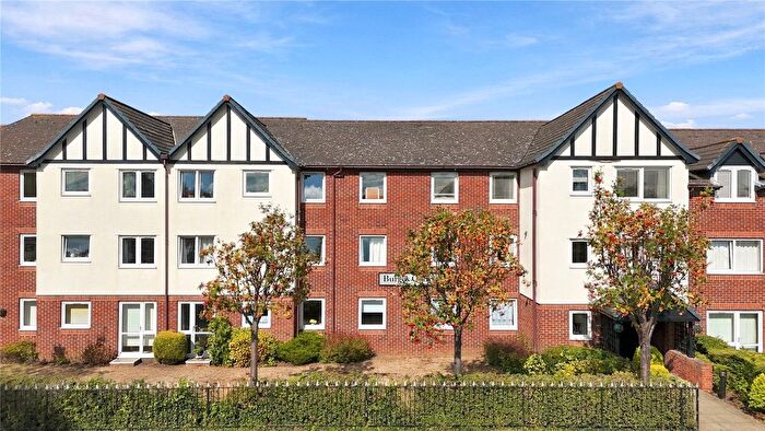 2 Bedroom Flat For Sale In Station Road, Thorpe Bay, Essex, SS1