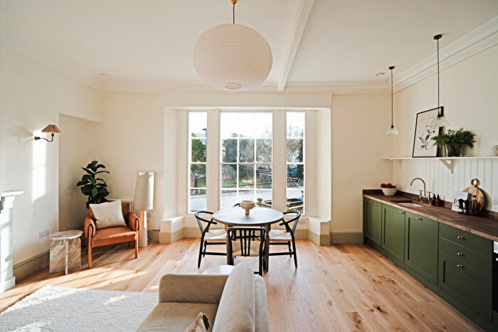 1 Bedroom Apartment For Sale In Terrace Walk, Bath, Somerset, BA1