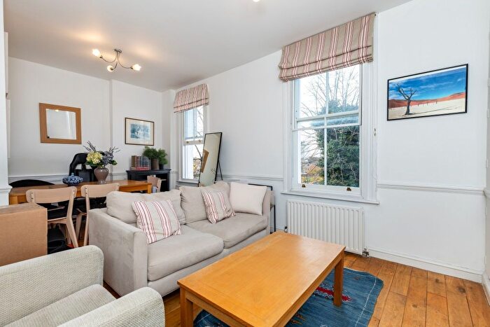 2 Bedroom Flat For Sale In Eardley Crescent, Earls Court, London, SW5