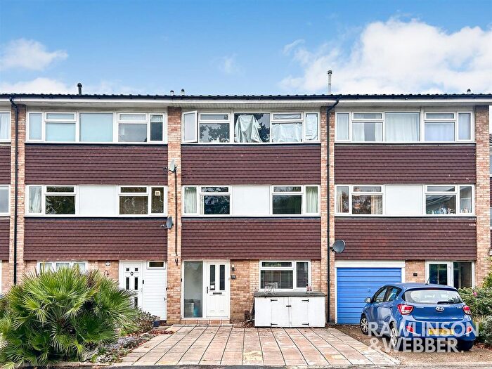 3 Bedroom Town House For Sale In Bedster Gardens, West Molesey, KT8