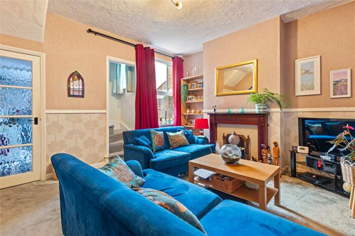 3 Bedroom End Of Terrace House For Sale In Elsenham Road, Grimsby, Lincolnshire, DN31