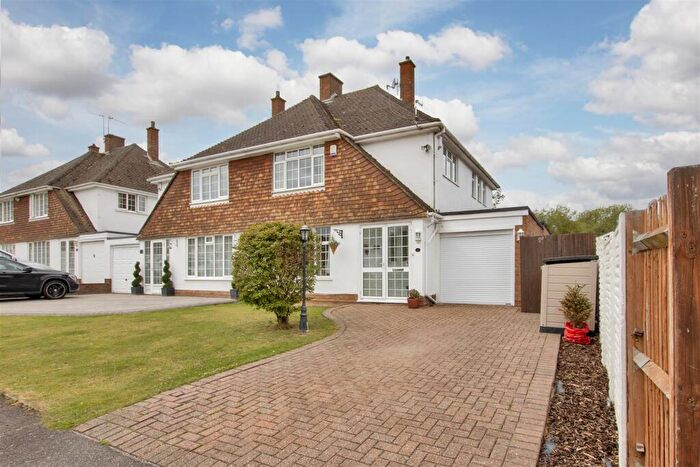 3 Bedroom Semi-Detached House For Sale In Ferndene, New Barn, DA3
