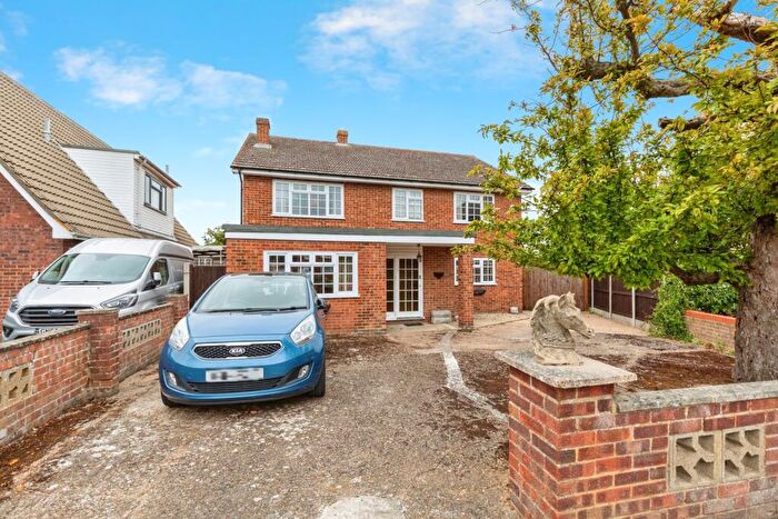 5 Bedroom Detached House For Sale In Wentworth Drive, Cliffe Woods, Rochester, Kent, ME3