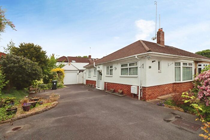2 Bedroom Bungalow For Sale In Shrubbery Road, Bristol, Gloucestershire, BS16
