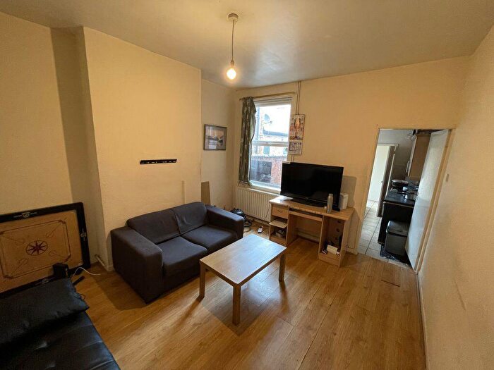 4 Bedroom Terraced House To Rent In Ullswater Street, Leicester, LE2