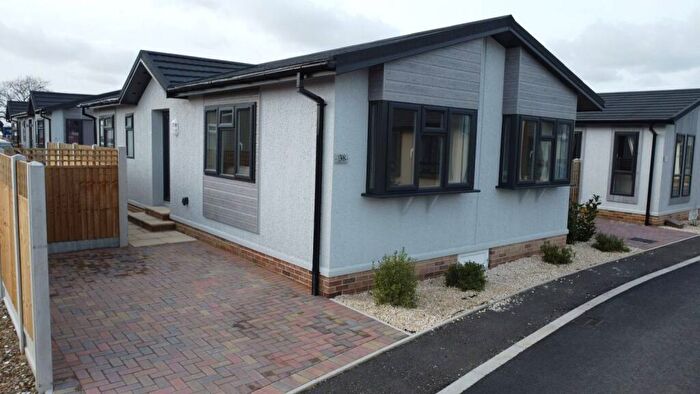 2 Bedroom Caravan For Sale In , Clacton-on-Sea, CO16
