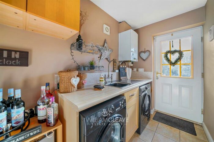 4 Bedroom Detached House For Sale In Parc Issa, Bryn-Y-Baal, CH7