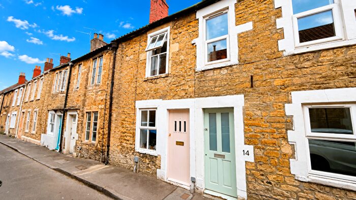3 Bedroom Cottage For Sale In High Street, Frome, BA11