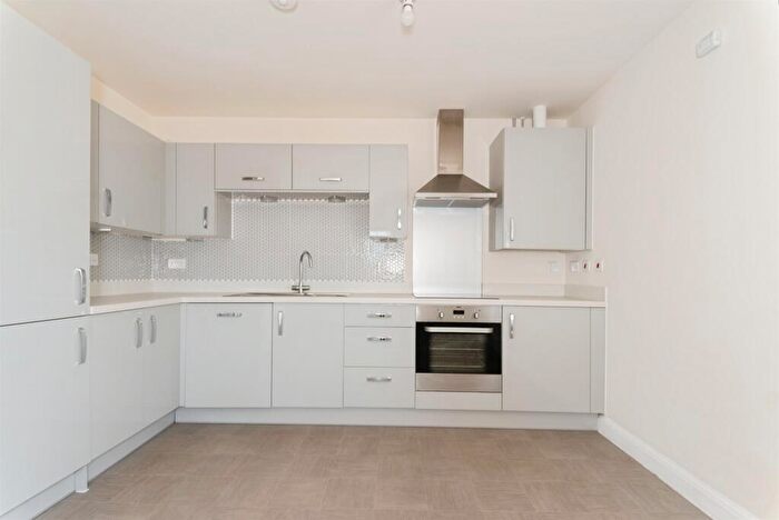 2 Bedroom Apartment For Sale In Gainey Gardens, Chippenham, SN15