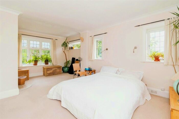 4 Bedroom Detached House For Sale In Bassett Close, Bassett, Southampton, Hampshire, SO16