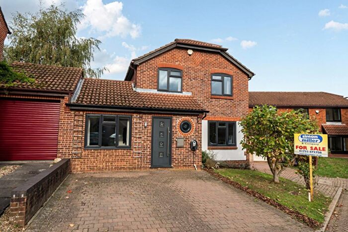 4 Bedroom Detached House For Sale In The Croft, Leybourne, West Malling, ME19
