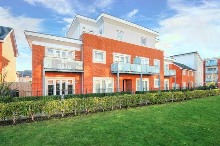 2 Bedroom Flat To Rent In Palmerston House, Aran Walk, Reading, Berkshire, RG2