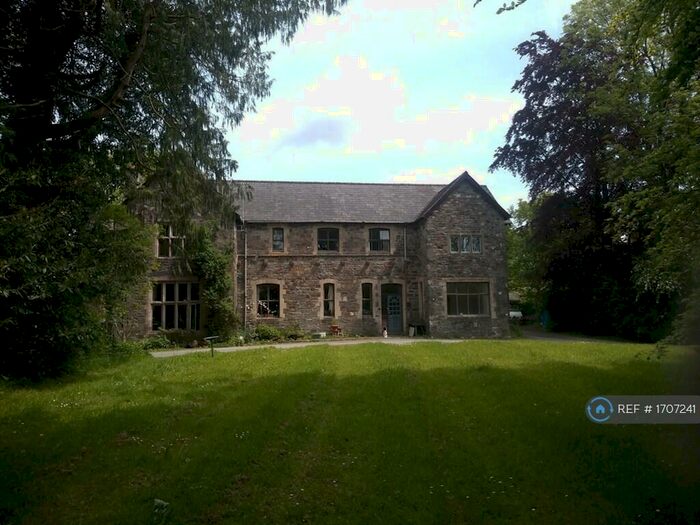 2 Bedroom Flat To Rent In Bro Myrddin, Carmarthen, SA31