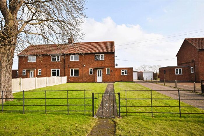 3 Bedroom Semi-Detached House For Sale In Old North Road, Carlton-On-Trent, Newark, NG23