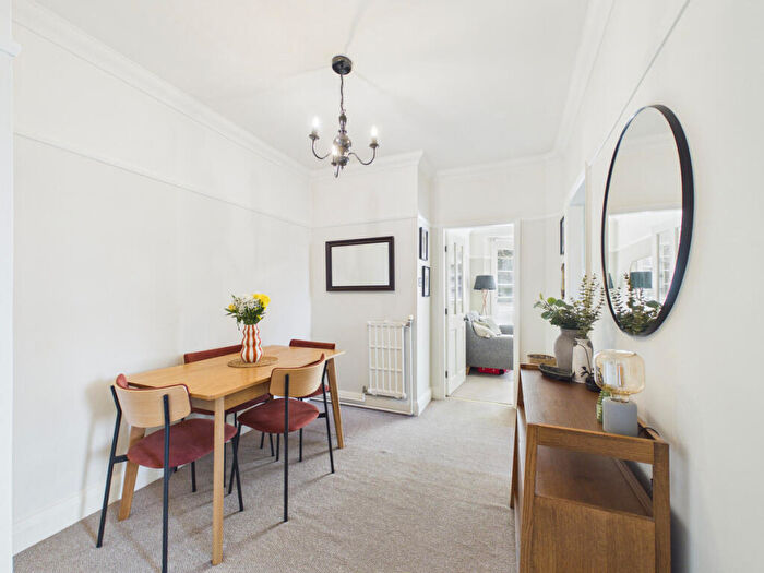 1 Bedroom Apartment For Sale In Knighton Park Road, Stoneygate, LE2