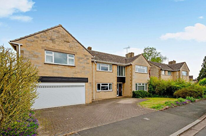 6 Bedroom Detached House For Sale In Roman Way, Lechlade, Gloucestershire, GL7
