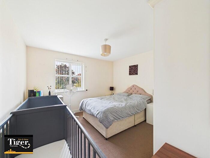 2 Bedroom Apartment For Sale In Woodlands View, Lytham St. Annes, FY8