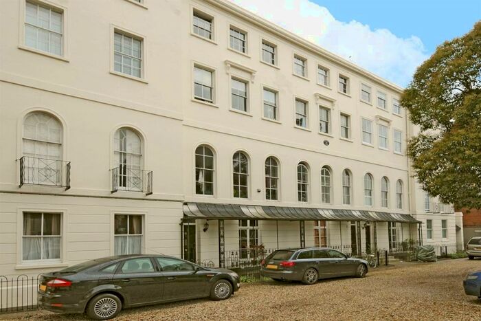 1 Bedroom Apartment To Rent In Heritage Court, Castle Hill, Reading, RG1