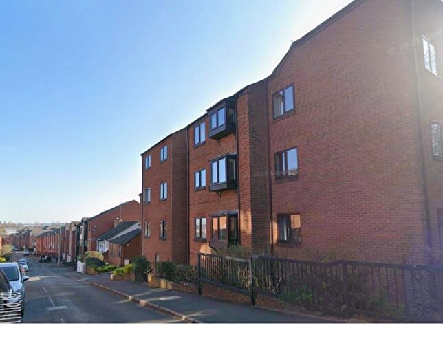 2 Bedroom Flat For Sale In Banbury, Oxfordshire, OX16