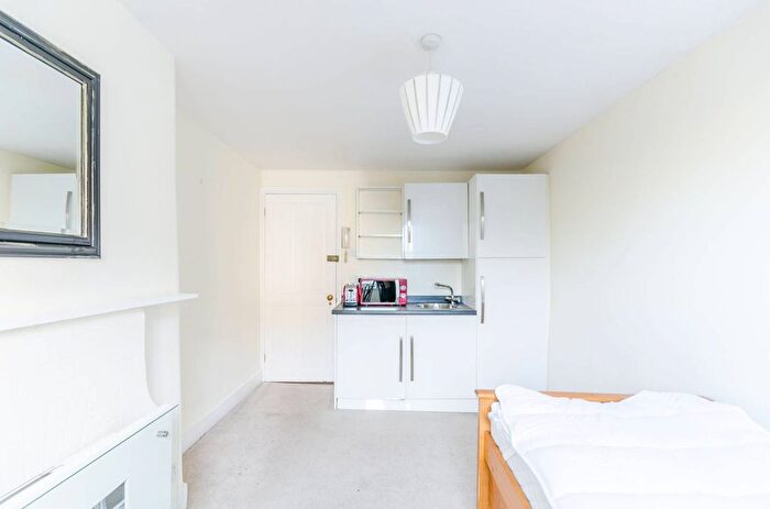Studio To Rent In Crondace Road, Parsons Green, London, SW6