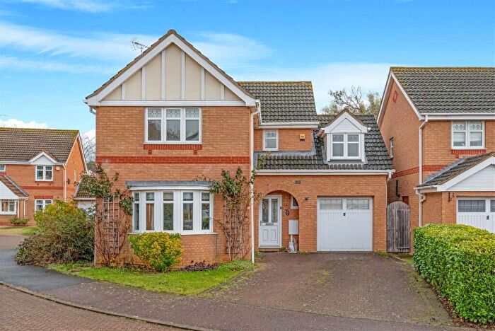 4 Bedroom Detached House For Sale In Greenslade Close, Kettering, Northamptonshire, NN15