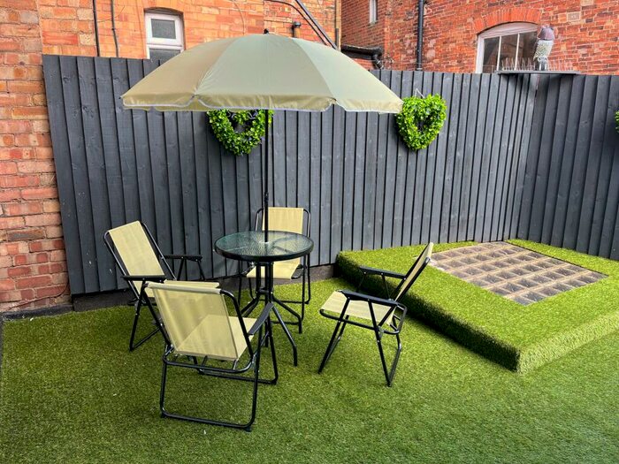 2 Bedroom Flat To Rent In Burton Street, Melton Mowbray, LE13