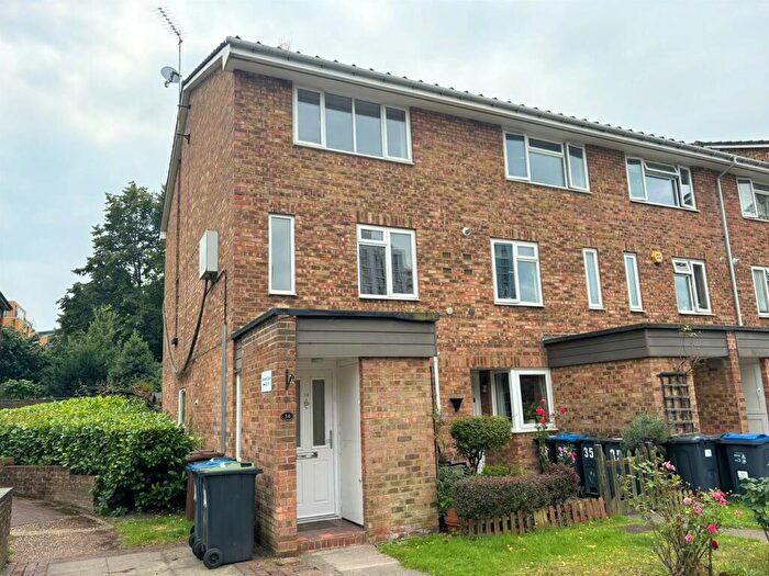 2 Bedroom Maisonette To Rent In Granville Close, Croydon, CR0